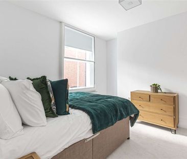 An exceptional three-bedroom house arranged over four storeys, in t... - Photo 5