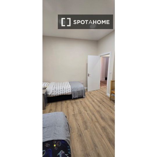 Room in shared apartment for rent in Inns Quay, Dublin - Photo 1
