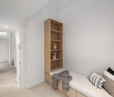 BRAND NEW FULL BRICK LUXURY DUPLEX - Photo 3