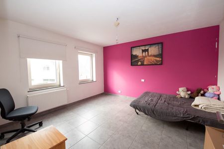 Ruime woning gelegen te Zulte. - Photo 4