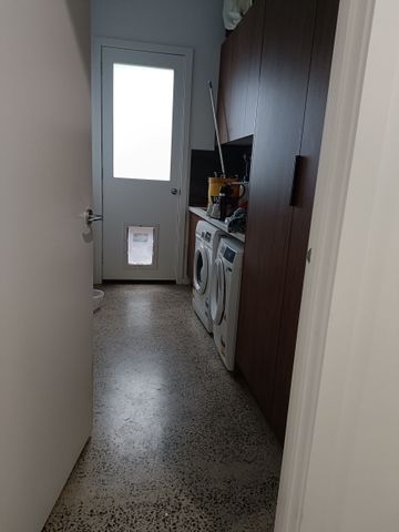 Avondale Heights - Photo 3