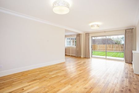 4 bedroom detached house to rent - Photo 3