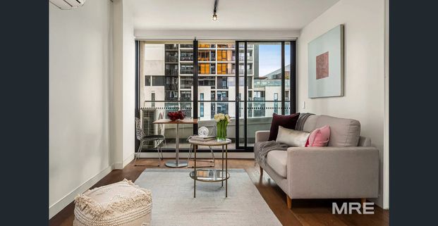 Modern luxury and effortless living - Photo 1