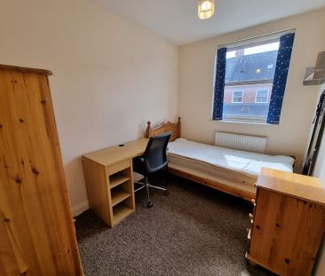 5 Bed Student Accommodation - Photo 5