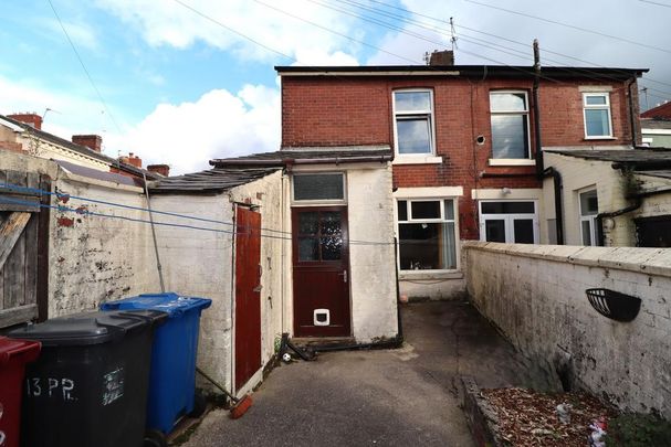 2 bedroom terraced house to rent - Photo 1