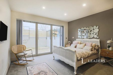 5 bedroom detached house to rent - Photo 4