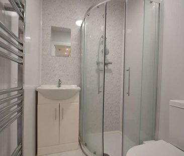 Stanwell New Road, Staines-upon-thames, TW18 - Photo 1