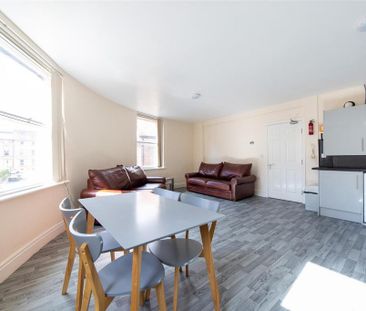 4 bedroom apartment to rent - Photo 2