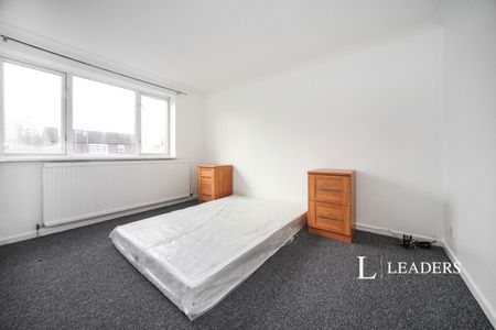 6 bedroom house to rent Elm Park Close, Houghton Regis, Dunstable, LU5 - Photo 4