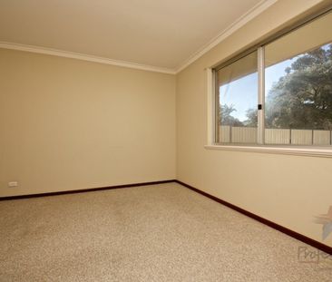 Big Living Area, Big Bedrooms, Big Backyard!!! - Photo 2