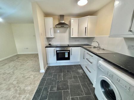 2 bedroom apartment to rent - Photo 4