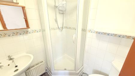 Sharoe Green Lane, Preston - Photo 5