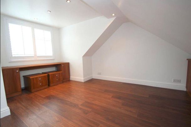 1 bedroom in a house share to rent - Photo 1