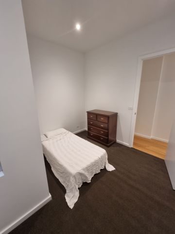 Port Melbourne - Photo 3