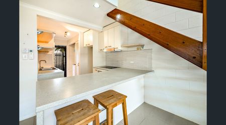 7/24 Jensen Street, Manoora QLD 4870 - House For Rent - $460 | Domain - Photo 3