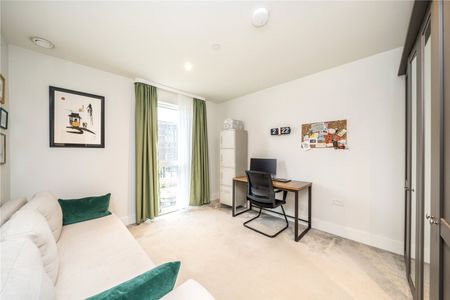 Kidbrooke Park Road, London, SE3 9FY - Photo 2