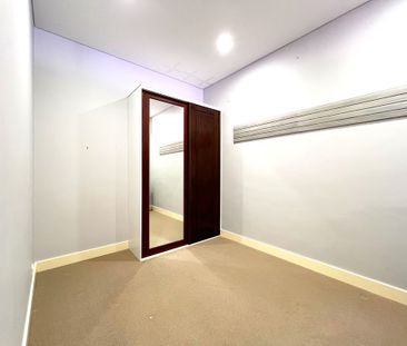 Open the Door to City-Fringe Sophistication - Photo 6