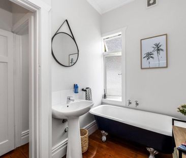 Modern stand-alone home in central Mt Eden - Photo 4