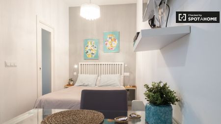 madrid, Community of Madrid 28015 - Photo 4