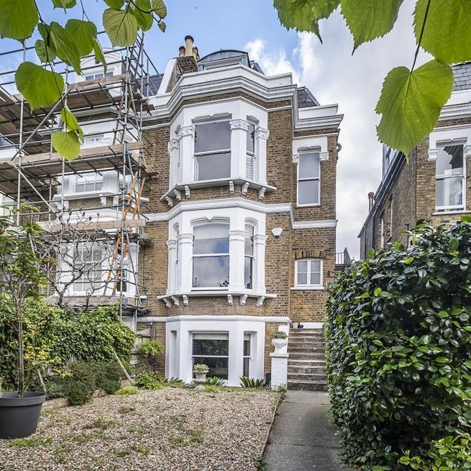 3 bedroom flat to rent - Photo 1