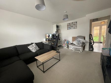 3 bedroom terraced house to rent - Photo 2