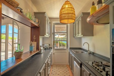 Rental House Ajaccio 6 Rooms 140 m² - Photo 4