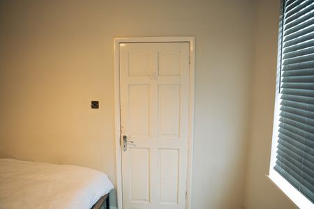 Room in a Shared House, Datchet Road, SE6 - Photo 3