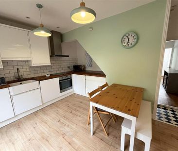 2 bedroom terraced house to rent - Photo 2