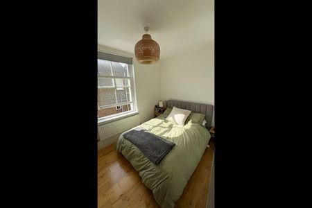 1 Bed Flat, Lavender Hill, SW11 - Photo 2