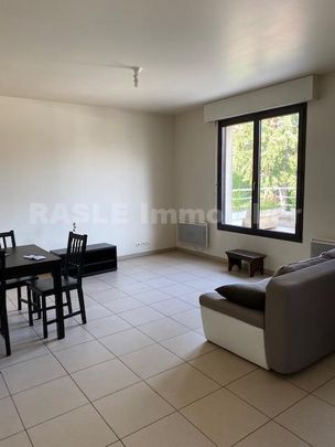 Location Appartement 2 pièces 49m² ST MAUR DES FOSSES 94100 - Photo 1