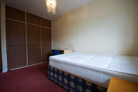 3 bedroom property to rent - Photo 3