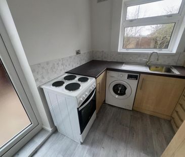 26 DURHAM AVENUE WILLENHALL WV13 1JH - Photo 6