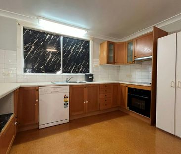 Three Bedroom Home! - Photo 5