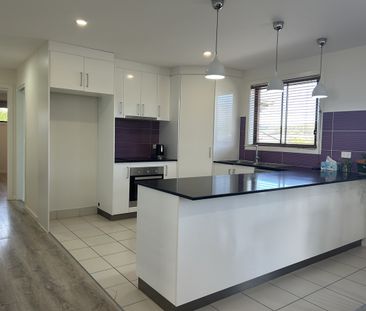 332 Redwood Road - Photo 3