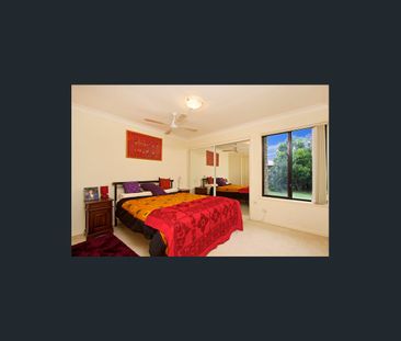 Family Home Located in Quiet Street - Photo 3