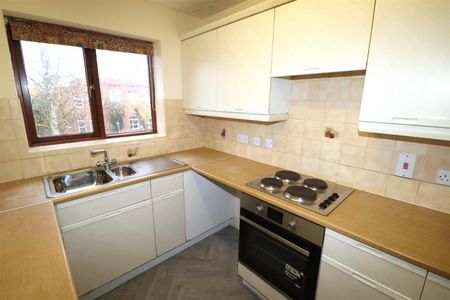 2 BED Apartment To rent - Photo 5