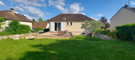 Village proche SENLIS : pavillon sur sous-sol avec jardin - Photo 4