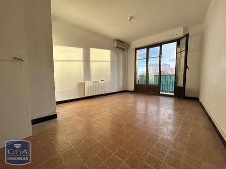 Location Appartement 4 pièces 66m² MARSEILLE 5ème - Photo 4