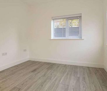 Station Road, Burton Latimer, NN15 - Photo 4