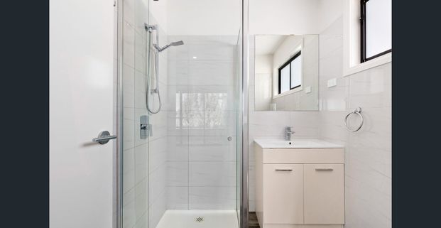 Contemporary family living - Photo 1