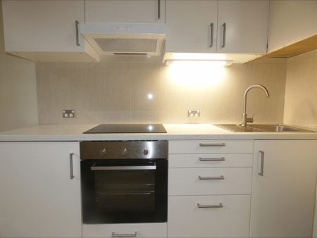 Top Floor Studio - Photo 3