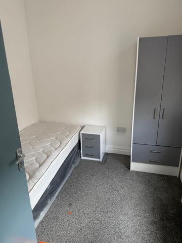 4 bedroom house share to rent - Photo 3