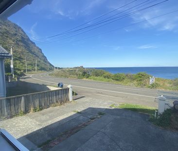 Spacious 3-Bedroom Home with Sea Views & Ample Parking - Photo 6