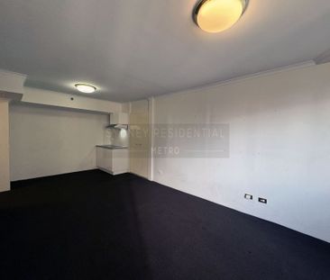 Studio Apartment with internal laundry on 18 F/L – Regis Tower - Photo 3