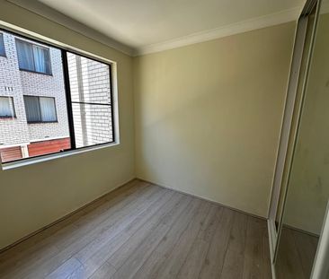 Immaculate first floor apartment - Photo 2