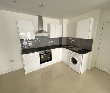 Modern 2-Bedroom, 2-Bathroom Student Apartment in Portswood, Southa... - Photo 6