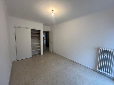Location Appartement 3 pièces 51m² NICE 06300 - Photo 4