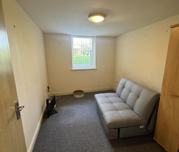 2 bedroom flat to rent - Photo 6