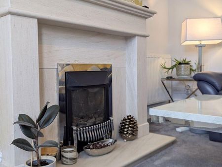 4 bedroom semi-detached house to rent - Photo 4