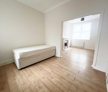 2 bedroom semi-detached house to rent - Photo 5